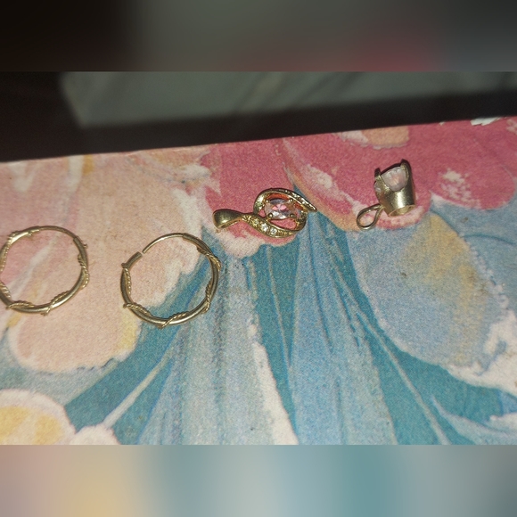 Real gold earring and pendant set - Picture 2 of 2